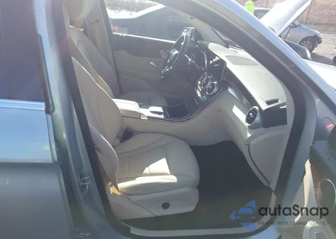 2022 Mercedes-Benz Glc 300 4Matic Suv z USA, uszkodzony, nr VIN W1N0G8EB0NG025492